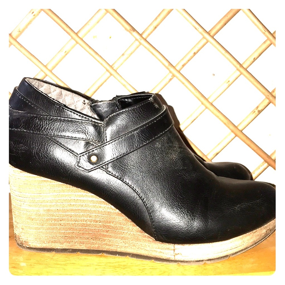 Dr Scholl’s 7.5 Black Leather Wedge Ankle Boots